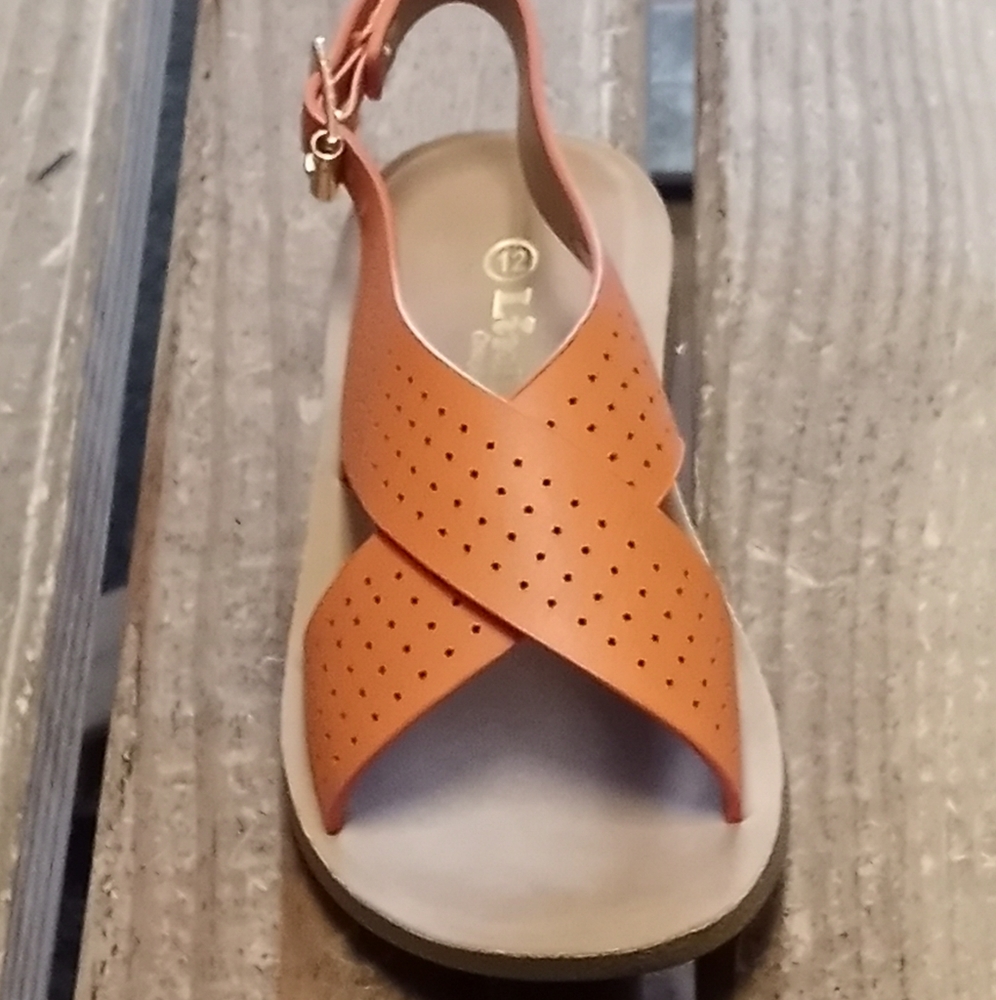 Girl sandal